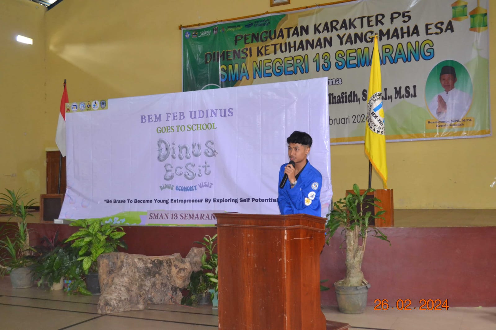 Sambutan Gubernur Badan Eksekutif Mahasiswa Fakultas Ekonomi dan Bisnis Universitas Dian Nuswantoro Day 2